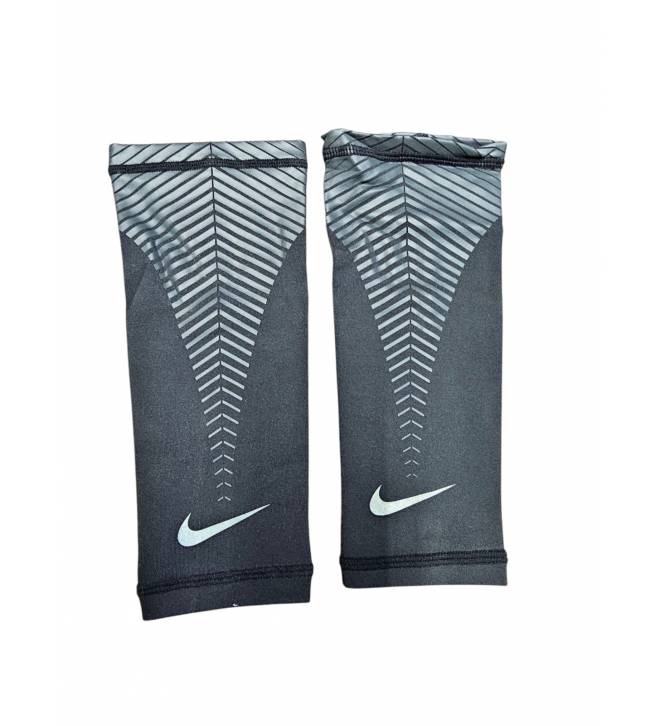 Nike UV Protection Leg Sleeve UPF 40+ NRS54079SM Nike UV Protection Leg Sleeve UPF 40+ NRS54079SM